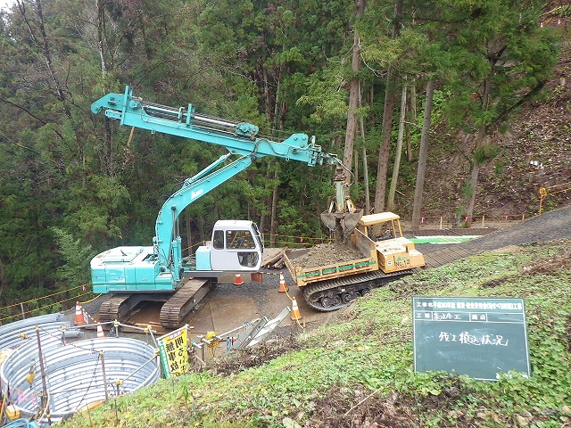 防災・安全交付金地すべり対策工事　裏立屋