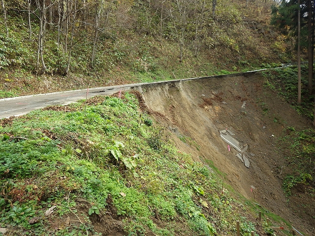 林道施設災害復旧事業　上和桐山線1号