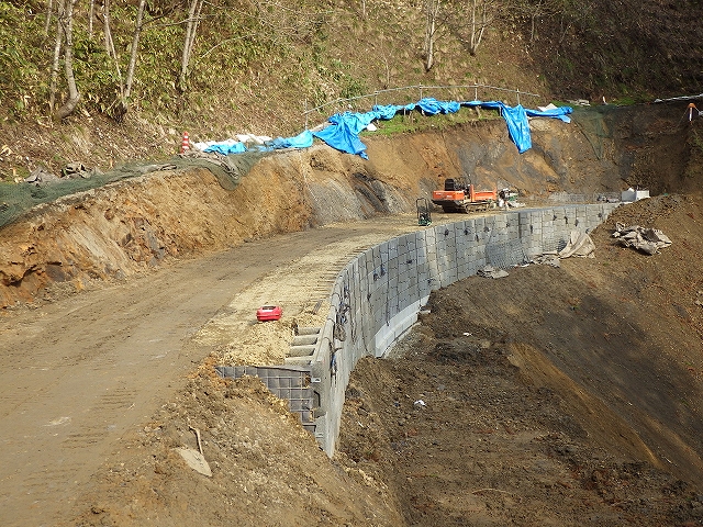 林道施設災害復旧事業　上和桐山線1号