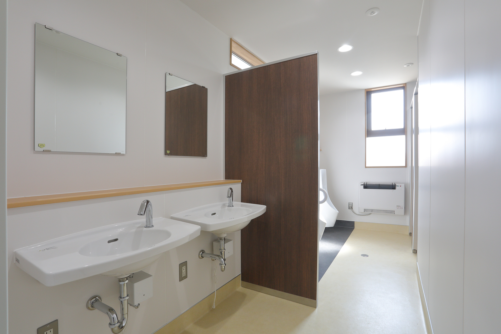 長沼小学校　屋内運動場トイレ棟建設建築主体工事
