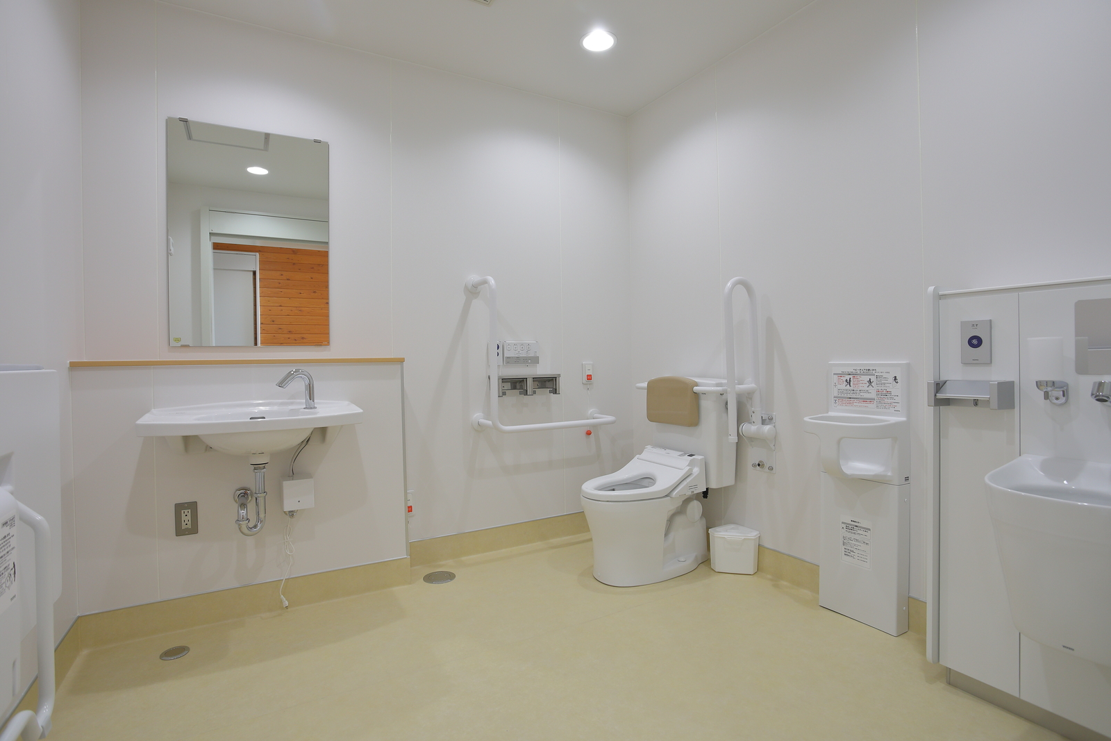 長沼小学校　屋内運動場トイレ棟建設建築主体工事