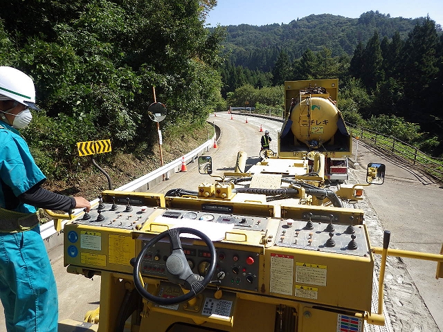 県営農道整備事業　飯綱町第2工区舗装工事